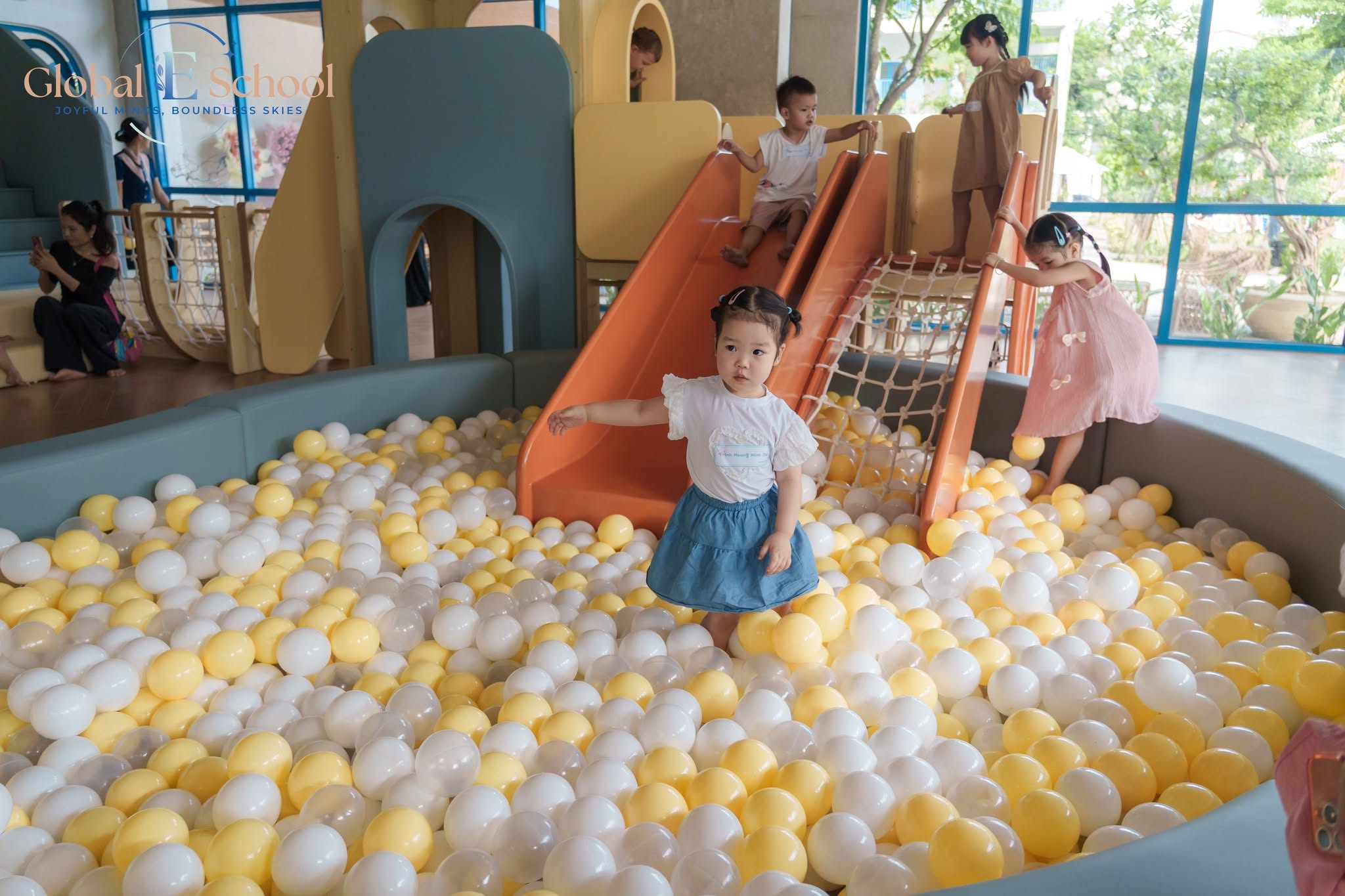 [GES Summer Camp] ???? First moments, new friends, big smiles.