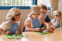 LITTLE CHEFS IN ACTION: MAKING KOREAN KIMBAP